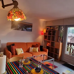 Vintage Chic -central, Wifi, Mountain View Apartment
